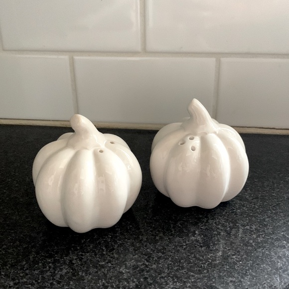 Other - Pumpkin Salt & Pepper Shakers